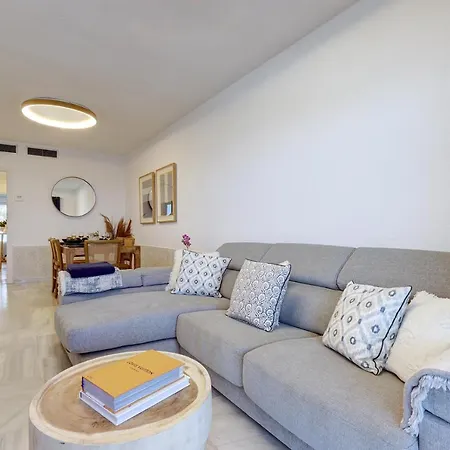 Lägenhet Front Row Penthouse On Carvajal Fuengirola