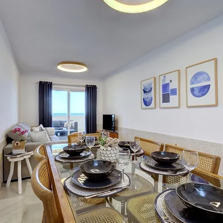 Front Row Penthouse On Carvajal Lägenhet *
