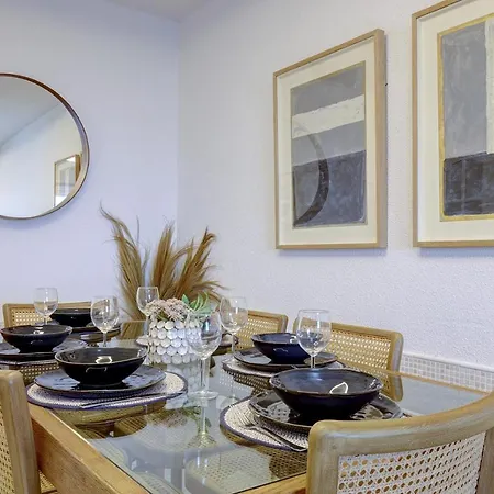Front Row Penthouse On Carvajal * 푸엔히롤라