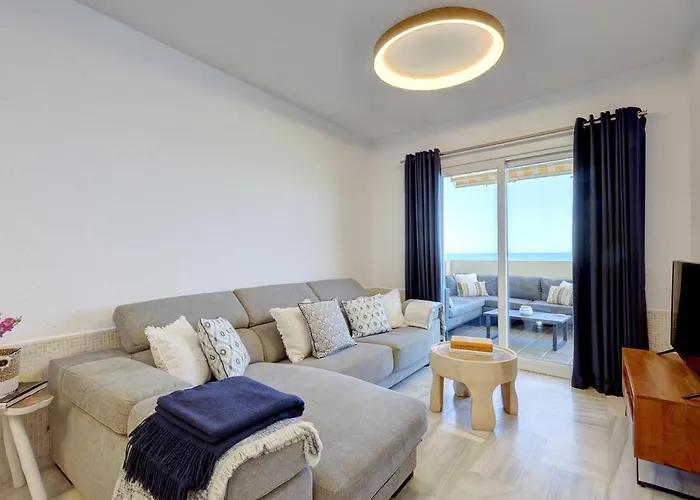 Front Row Penthouse On Carvajal Fuengirola