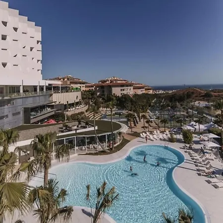 Front Row Penthouse On Carvajal *