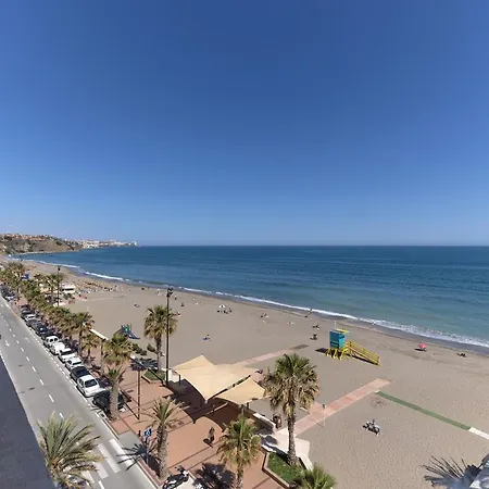 Front Row Penthouse On Carvajal Appartement