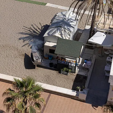 Front Row Penthouse On Carvajal Appartement *