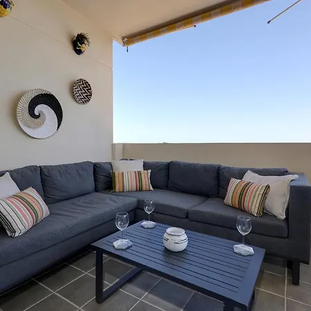 Front Row Penthouse On Carvajal