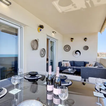 Appartamento Front Row Penthouse On Carvajal *