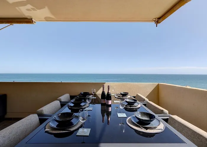 Front Row Penthouse On Carvajal Apartament Fuengirola