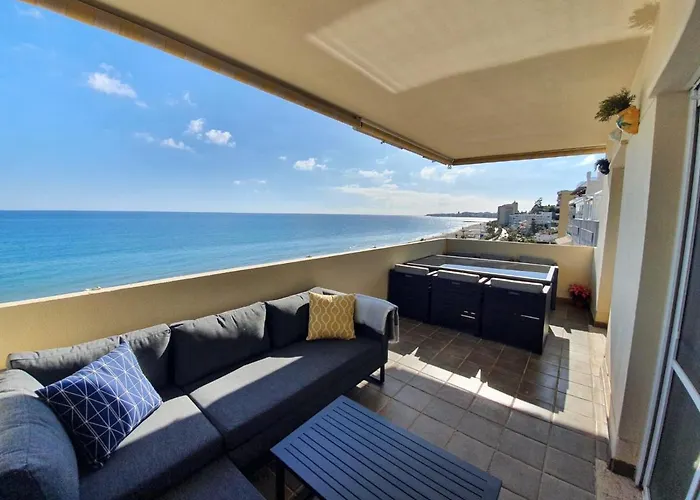 Front Row Penthouse On Carvajal *